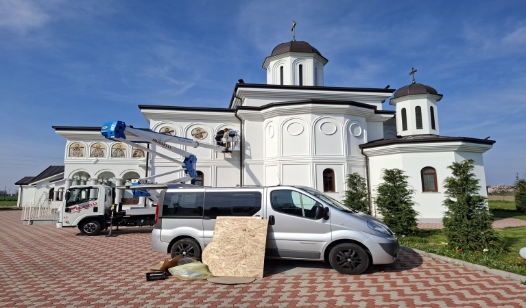 Frumusețea care dăinuie: Continuă lucrările de înfrumusețare a bisericii noastre